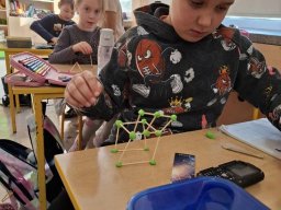 46372672910096069609672528070914844151374096n